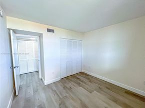 10315 NW 9th St Cir 50214, Miami FL 33172