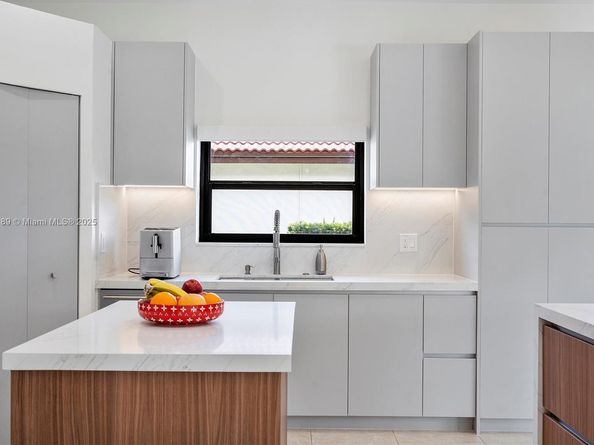 430 Alexandra Cir, Weston FL 33326