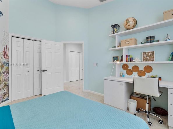 430 Alexandra Cir, Weston FL 33326