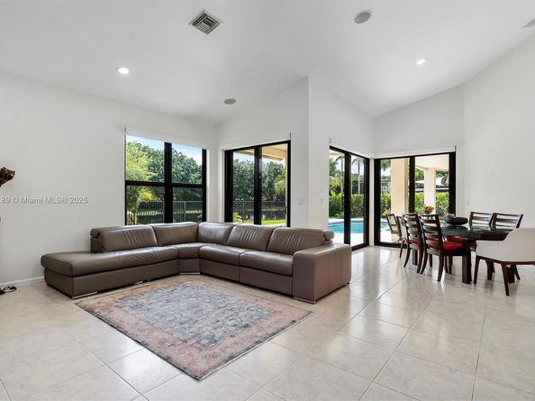 430 Alexandra Cir, Weston FL 33326