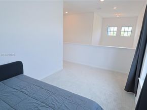 4468 Spruce Ln, Oakland Park FL 33309