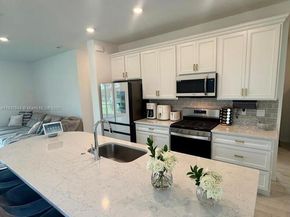 4468 Spruce Ln, Oakland Park FL 33309