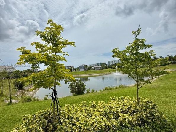 4468 Spruce Ln, Oakland Park FL 33309
