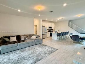 4468 Spruce Ln, Oakland Park FL 33309