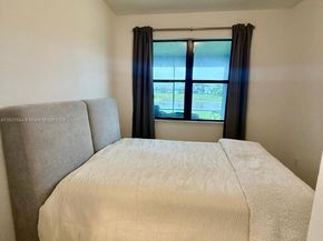 4468 Spruce Ln, Oakland Park FL 33309