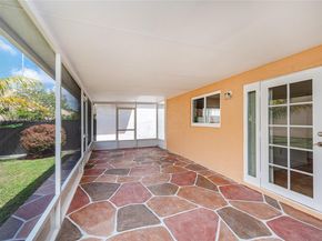 1007 NW 106th Ave Cir, Miami FL 33172