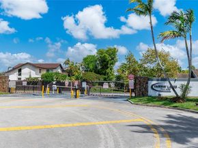 1007 NW 106th Ave Cir, Miami FL 33172
