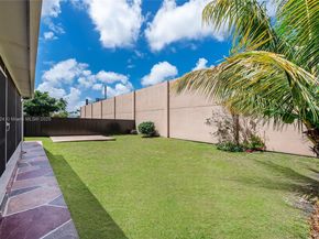 1007 NW 106th Ave Cir, Miami FL 33172