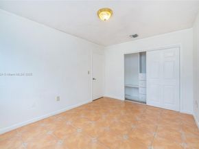 1007 NW 106th Ave Cir, Miami FL 33172
