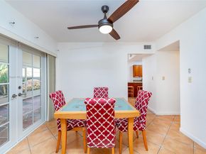 1007 NW 106th Ave Cir, Miami FL 33172