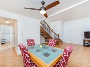 1007 NW 106th Ave Cir, Miami FL 33172