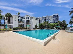 800 Parkview Dr 131, Hallandale Beach FL 33009