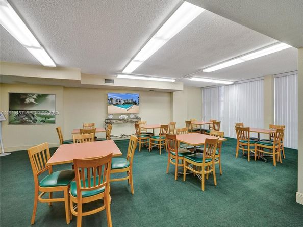 800 Parkview Dr 131, Hallandale Beach FL 33009