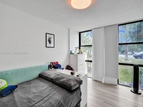 800 Parkview Dr 131, Hallandale Beach FL 33009