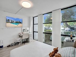 800 Parkview Dr 131, Hallandale Beach FL 33009