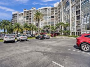800 Parkview Dr 131, Hallandale Beach FL 33009