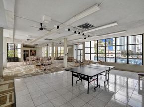 800 Parkview Dr 131, Hallandale Beach FL 33009