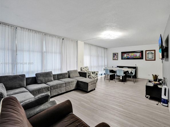 800 Parkview Dr 131, Hallandale Beach FL 33009