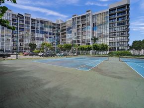 800 Parkview Dr 131, Hallandale Beach FL 33009