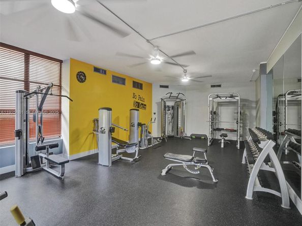 800 Parkview Dr 131, Hallandale Beach FL 33009