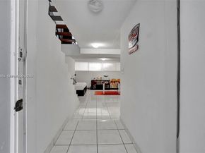 6821 Brookline Dr 6821, Hialeah FL 33015