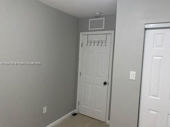 1770 NW 44th St, Miami FL 33142