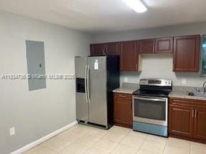 1770 NW 44th St, Miami FL 33142