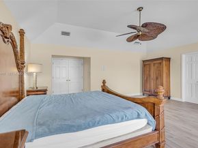 7840 NW 86th Ter, Tamarac FL 33321