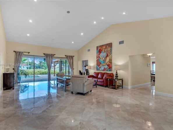 7840 NW 86th Ter, Tamarac FL 33321