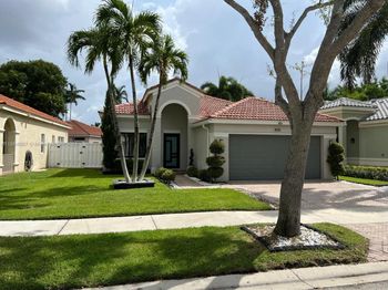 800 Tanglewood Cir
