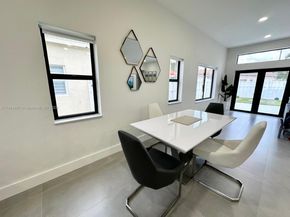 800 Tanglewood Cir, Weston FL 33327