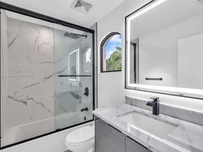 2530 Montclaire Cir, Weston FL 33327