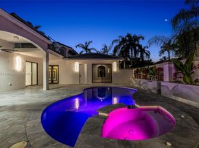 2530 Montclaire Cir, Weston FL 33327