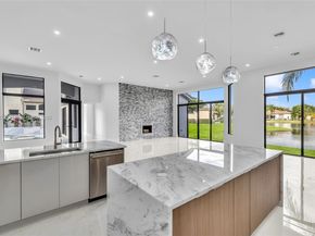 2530 Montclaire Cir, Weston FL 33327
