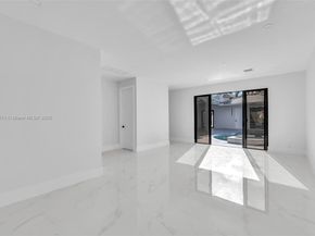 2530 Montclaire Cir, Weston FL 33327