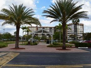 1300 Saint Charles Pl 617, Pembroke Pines FL 33026