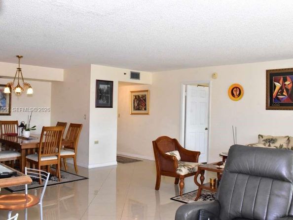 1300 Saint Charles Pl 617, Pembroke Pines FL 33026