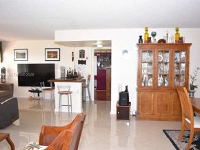 1300 Saint Charles Pl 617, Pembroke Pines FL 33026