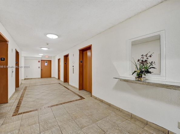 600 Three Islands Blvd 1021, Hallandale Beach FL 33009