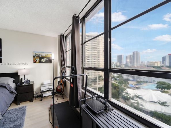 600 Three Islands Blvd 1021, Hallandale Beach FL 33009