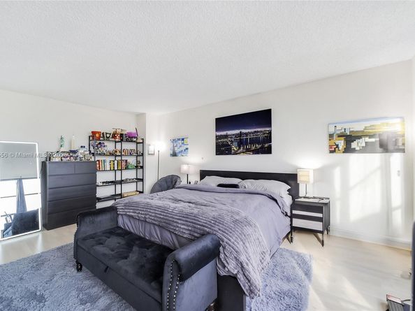 600 Three Islands Blvd 1021, Hallandale Beach FL 33009