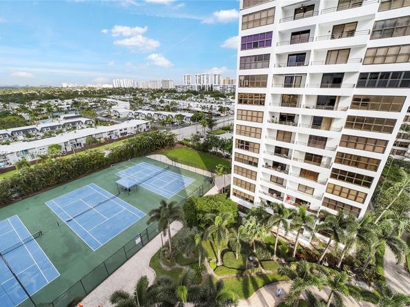 600 Three Islands Blvd 1021, Hallandale Beach FL 33009