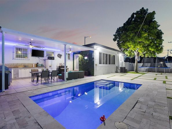8631 SW 16th Ter, Miami FL 33155