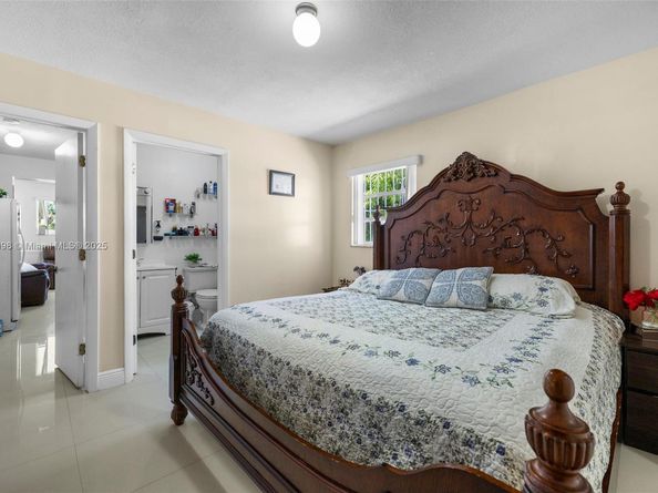 8631 SW 16th Ter, Miami FL 33155
