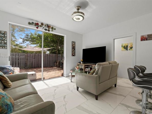 3818 SW 171st Ter, Miramar FL 33027