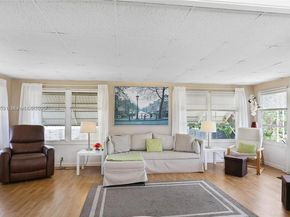 8616 SW 16th Pl, Davie FL 33324