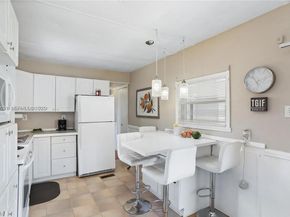 8616 SW 16th Pl, Davie FL 33324