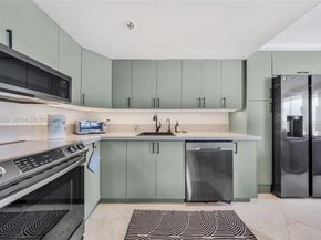1621 Bay Rd 802, Miami Beach FL 33139