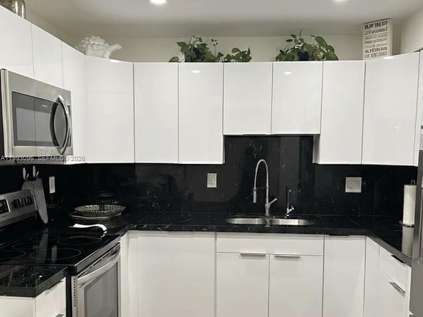 2450 NE 135th St 103, North Miami FL 33181