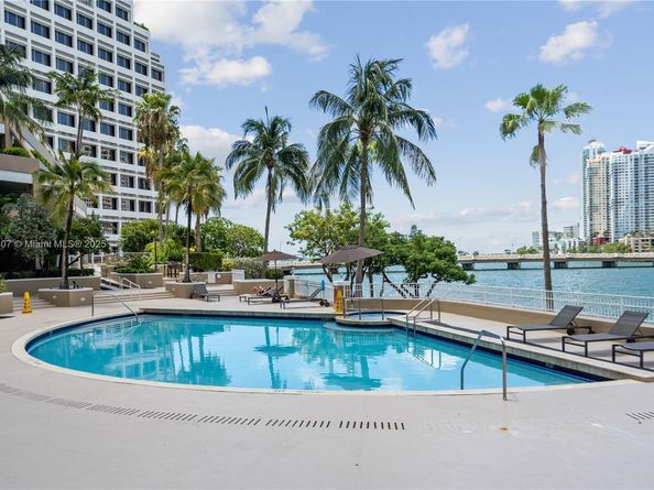 701 Brickell Key Blvd 1411, Miami FL 33131